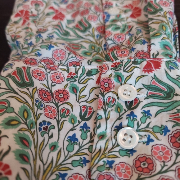 J. Crew Art Fabrics Floral Women's Button Down Shirt - Picture 4 of 6